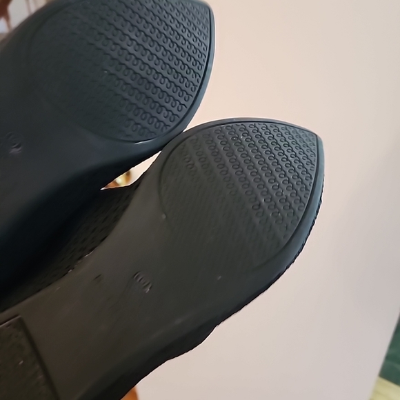 Rothys Pointy Toes Flat Shoes - Picture 10 of 10